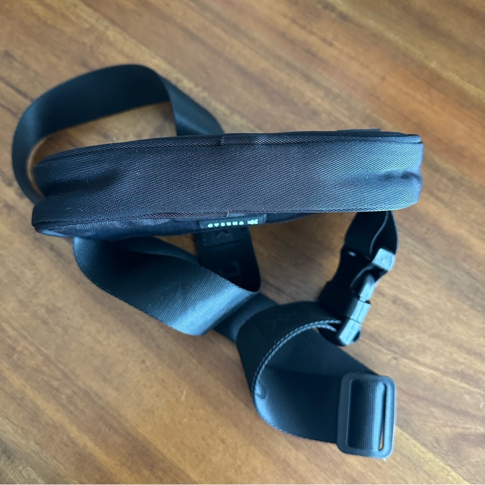 Thread® | Black Belt Bag - Picture 7 of 7